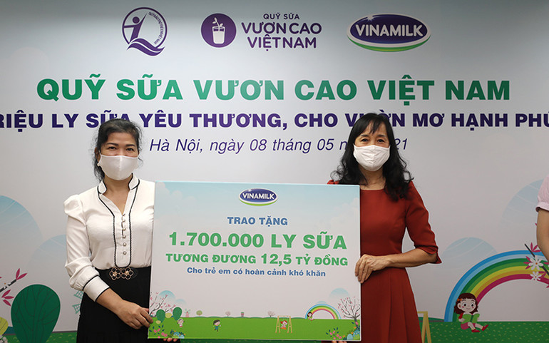 Vinamilk góp 1 triệu ly sữa cho trẻ em khó khăn -0