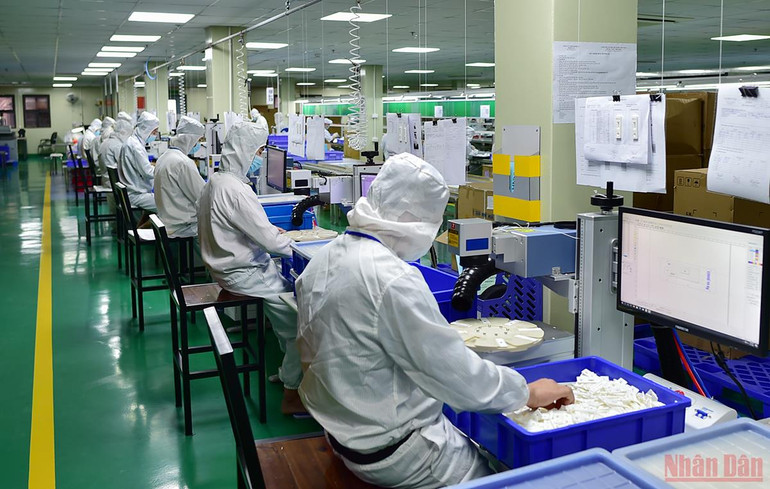 Cận cảnh quy trình sản xuất kit Test nhanh kháng nguyên SARS-CoV-2 “Made in Viet Nam” -0