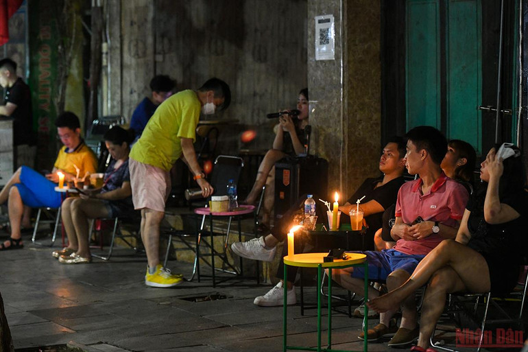 Giờ Trái Đất năm 2022: Tắt đèn - cùng hành động, 'bật sáng' tương lai -0