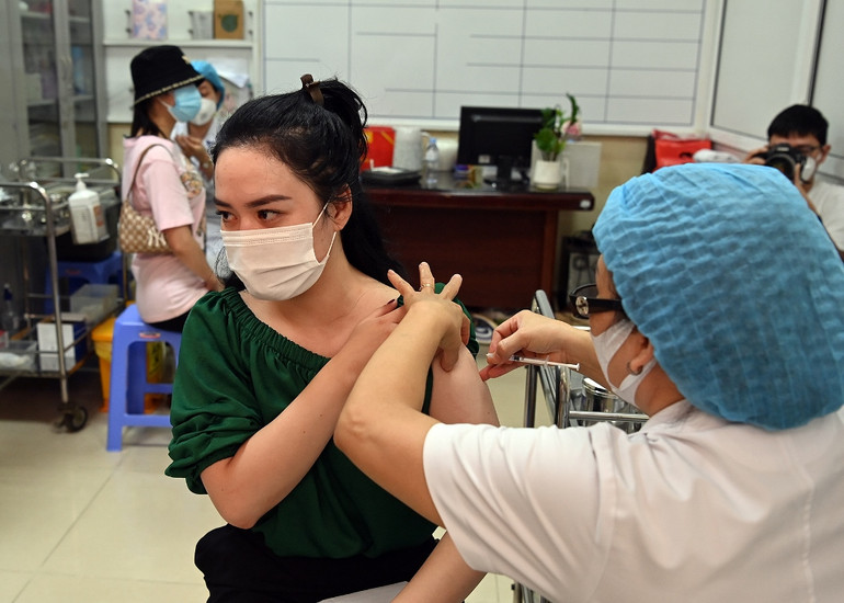 Triển khai tiêm vaccine phòng Covid-19 trên diện rộng tại Hà Nội -0