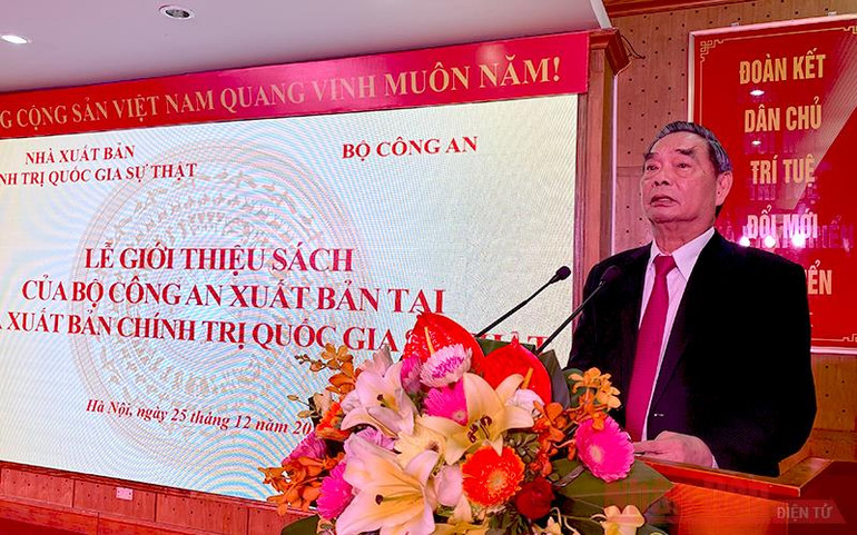 Đại tướng Lê Hồng Anh phát biểu tại buổi lễ. Ảnh: Nguyên Minh Giới thiệu sách của Bộ Công an tại NXB Chính trị quốc gia Sự thật -0