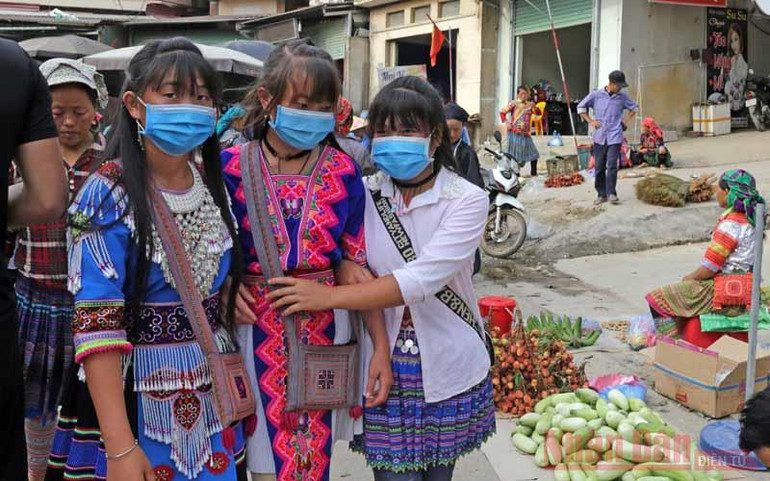 Lôi cuốn Chợ phiên Cốc Pài -0