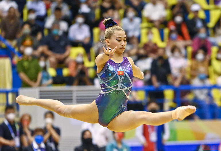 Mãn nhãn với màn biểu diễn thể dục dụng cụ trong ngày thi đấu cuối ở SEA Games 31 -6