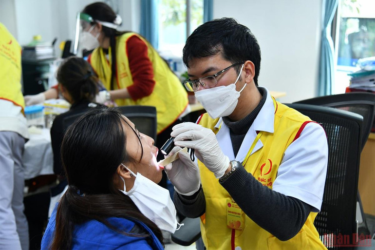 Khám bệnh nhân đạo, cấp thuốc miễn phí cho thanh thiếu niên có hoàn cảnh đặc biệt khó khăn -0