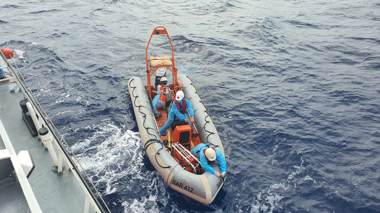 Cứu nạn thuyền viên bị tai biến khi lao động trên biển -0