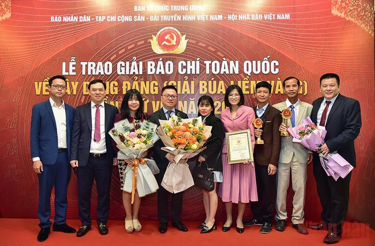 Báo Nhân Dân điện tử đoạt Giải A Búa liềm vàng lần thứ VI-năm 2021 -0