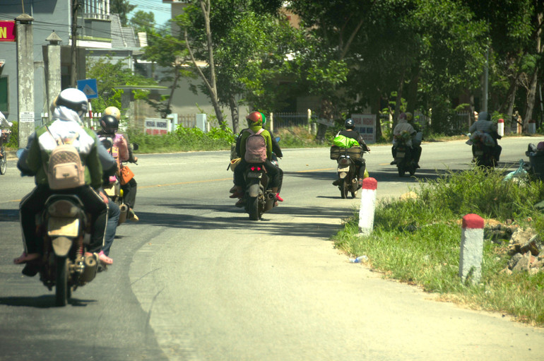 Nguy cơ lây lan dịch bệnh khi chạy xe máy về quê tránh dịch -0