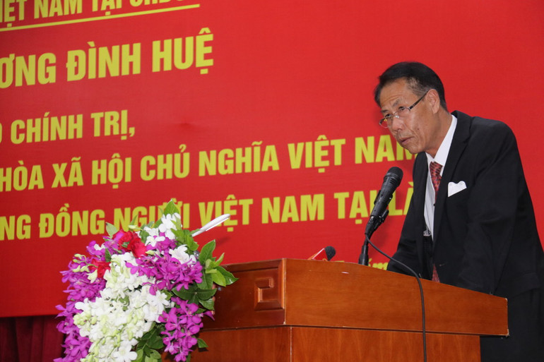 Ông Nguyễn Duy Trung, Chủ tịch Tổng hội Người Việt Nam tại Lào. Chủ tịch Quốc hội Vương Đình Huệ gặp mặt cộng đồng người Việt Nam tại Lào -0