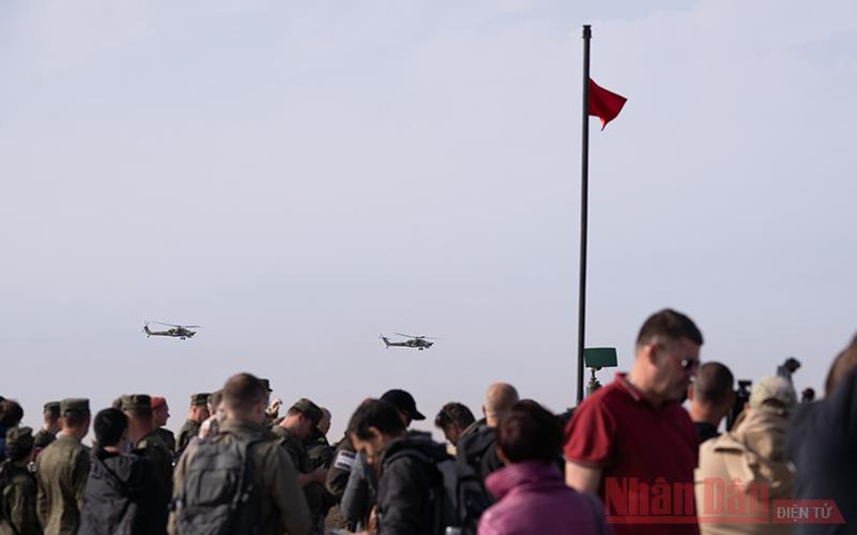 Quân đội Nga tập trận giữ cứ điểm, tiến công kẻ địch -0