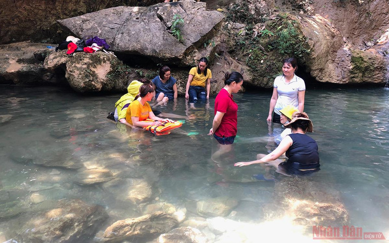 Lên núi “massage cá” -3