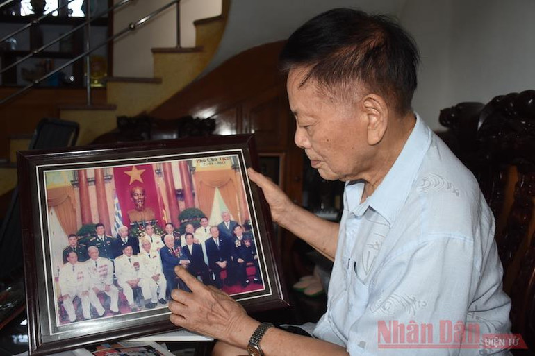 Hy Lạp là đất nước của tôi, Việt Nam là Tổ quốc của tôi -0