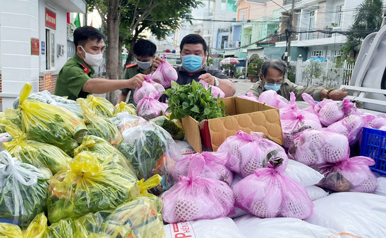 Dồn sức chống dịch, lan tỏa yêu thương -0