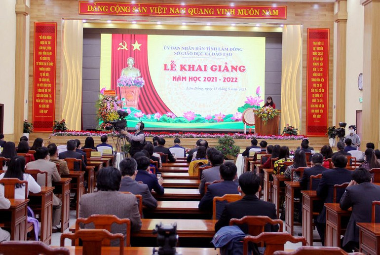 Tiếng trống không vọng phía sân trường -0