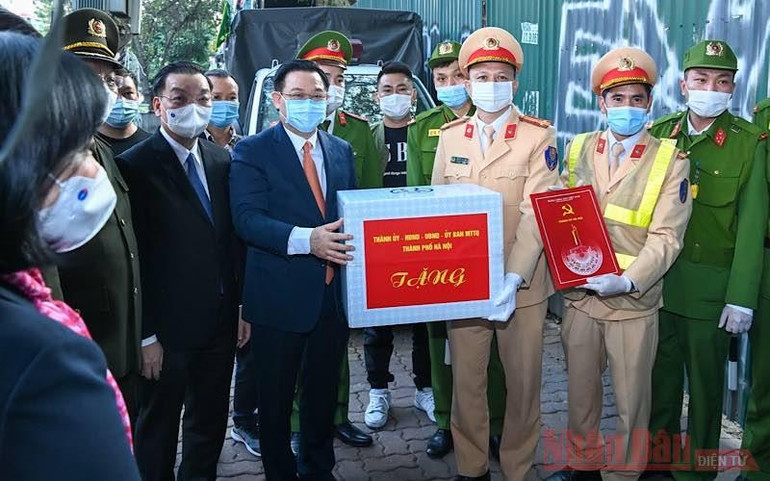 Lãnh đạo thành phố Hà Nội dâng hương tưởng nhớ Chủ tịch Hồ Chí Minh -0