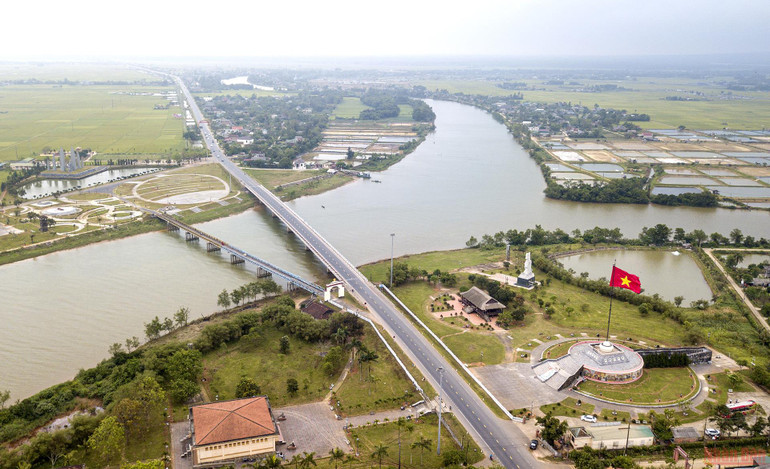 Toàn cảnh cụm Di tích lịch sử quốc gia đặc biệt Ðôi bờ Hiền Lương-Bến Hải. Cầu Hiền Lương – Biểu tượng khát vọng thống nhất non sông -0