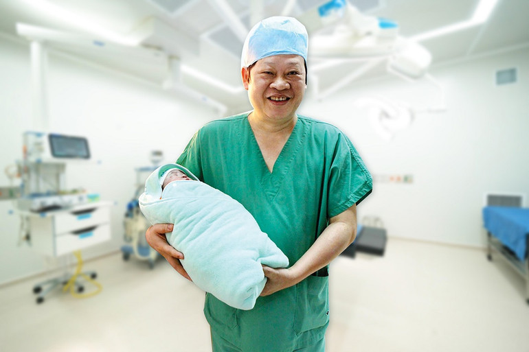 GS Nguyễn Viết Tiến đã can thiệp cho nhiều trường hợp vô sinh, hiếm muộn thành công. GS_tien1-1594163957657.jpg