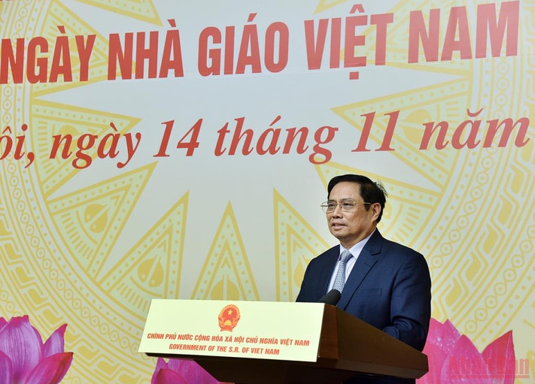 Thủ tướng Phạm Minh Chính gặp mặt đại diện nhà giáo, cán bộ quản lý giáo dục tiêu biểu -0