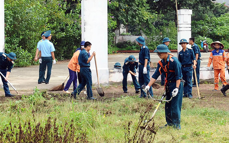 Sôi nổi các hoạt động tình nguyện hè -0