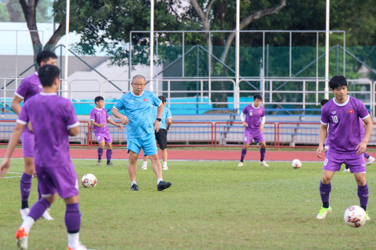 HLV Park Hang-seo và các học trò hướng tới mục tiêu 3 điểm ở lượt trận cuối bảng B -1