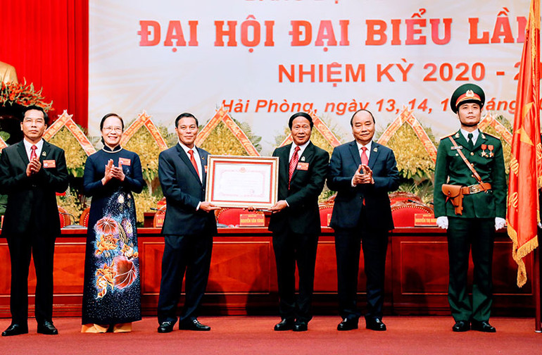 Thủ tướng Nguyễn Xuân Phúc trao Huân chương Hồ Chí Minh tặng thành phố Hải Phòng. Khai mạc Đại hội Đại biểu Đảng bộ thành phố Hải Phòng lần thứ 16 -0