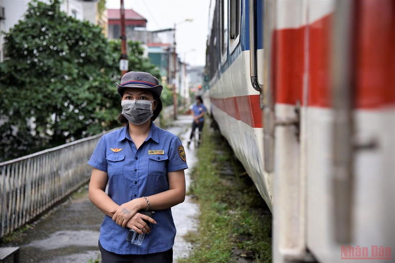 Chuyến tàu đầu tiên xuất phát từ Hà Nội sau giãn cách -0