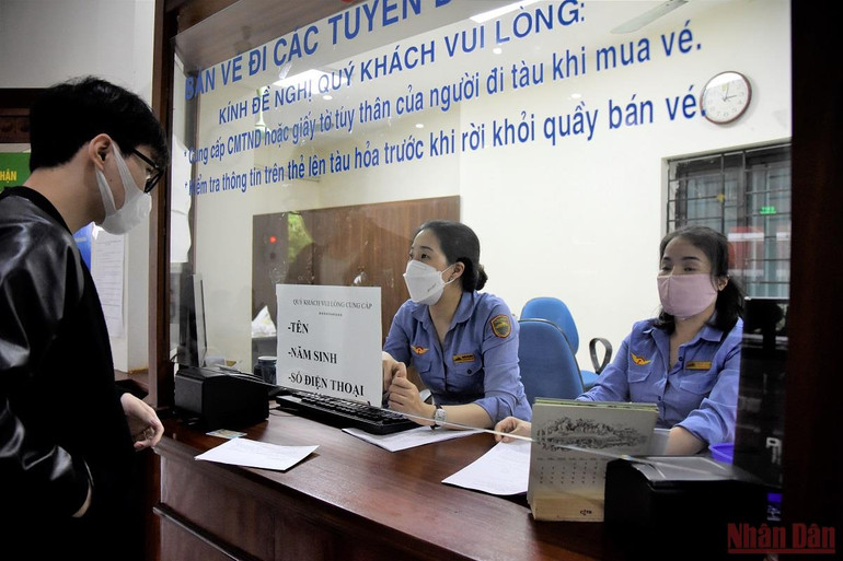 Chuyến tàu đầu tiên xuất phát từ Hà Nội sau giãn cách -0