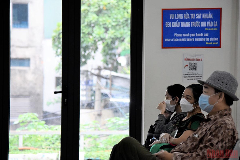 Chuyến tàu đầu tiên xuất phát từ Hà Nội sau giãn cách -0