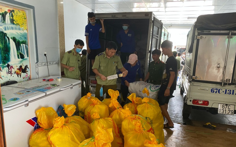 Phát hiện hộ kinh doanh chả chay không rõ nguồn gốc -0