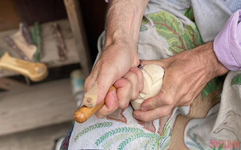 Check-in khu chợ bán đồ lưu niệm đầy màu sắc ở Moskva -1