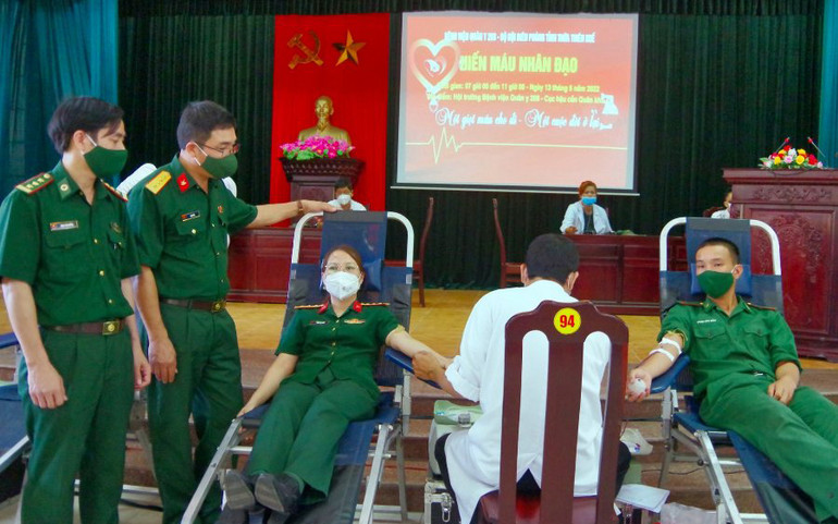 Hơn 100 cán bộ, chiến sĩ tham gia hiến máu nhân đạo -0