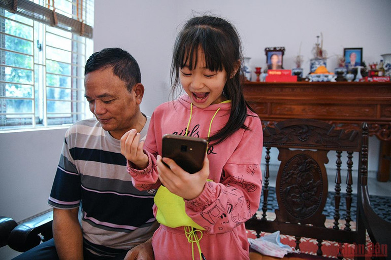 Đồng bào trở về từ Ukraine: Chuyến hồi hương hạnh phúc nhất -0