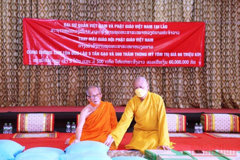 Giáo hội Phật giáo Việt Nam giúp Lào phòng, chống dịch Covid-19 -0