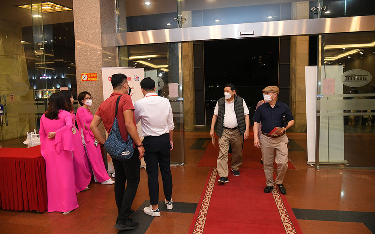 Đông đảo khán giả tham dự chương trình nghệ thuật “Chung một dòng sông” -0