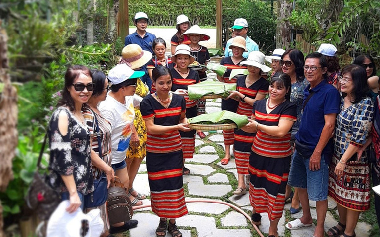 Mô hình du lịch cộng đồng tại A Lưới gần đây được du khách yêu thích (Ảnh minh họa) Những xu hướng định hình du lịch bền vững của du khách Việt -0