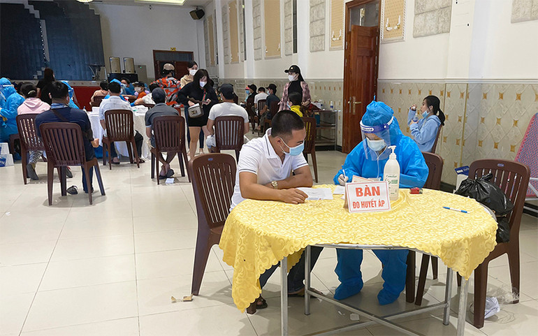 Từ ngày 1 đến 4/9, TP Phú Quốc triển khai tiêm vaccine cho người dân từ 18 tuổi trở lên. Kiên Giang cho các cơ sở du lịch hoạt động trở lại -0