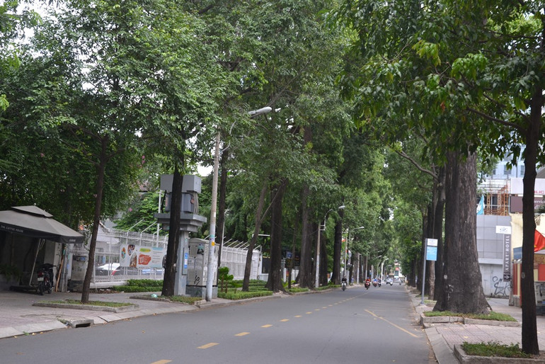 TP Hồ Chí Minh ngày đầu giãn cách xã hội theo Chỉ thị 16 -0