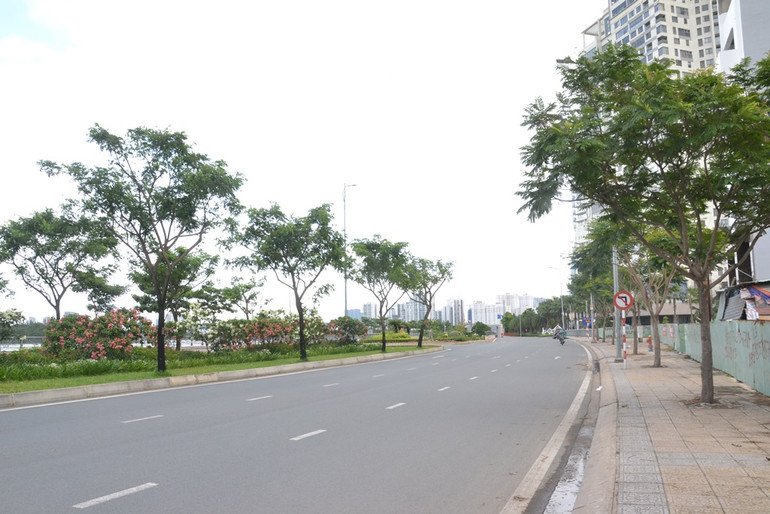 TP Hồ Chí Minh ngày đầu giãn cách xã hội theo Chỉ thị 16 -0