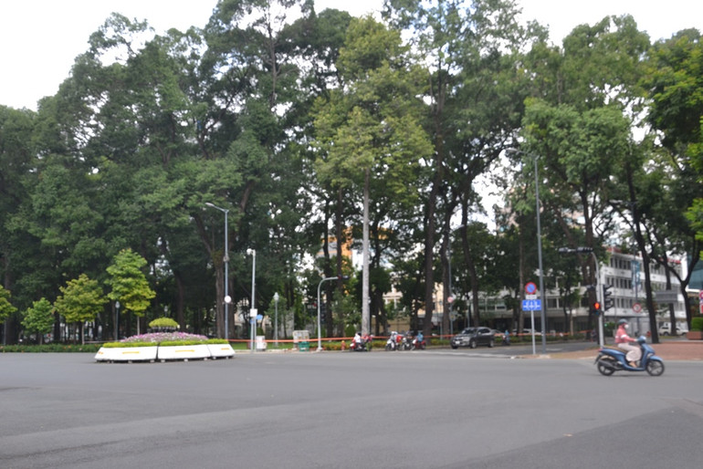 TP Hồ Chí Minh ngày đầu giãn cách xã hội theo Chỉ thị 16 -0