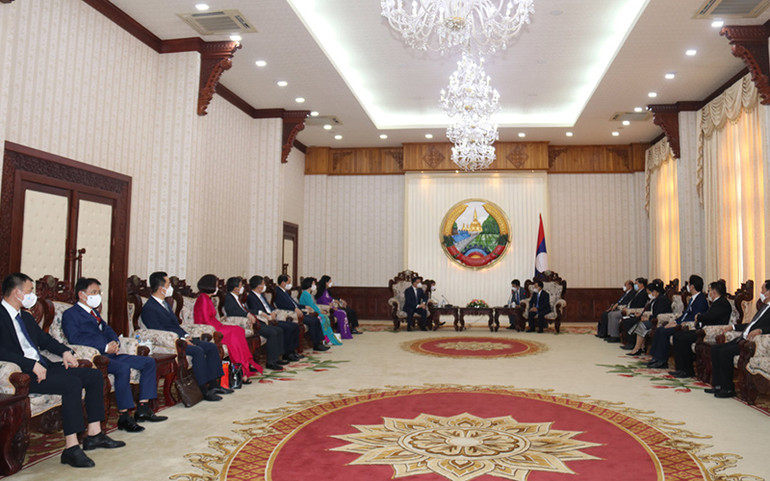 Đồng chí Đinh Tiến Dũng chào xã giao lãnh đạo cấp cao Lào -0