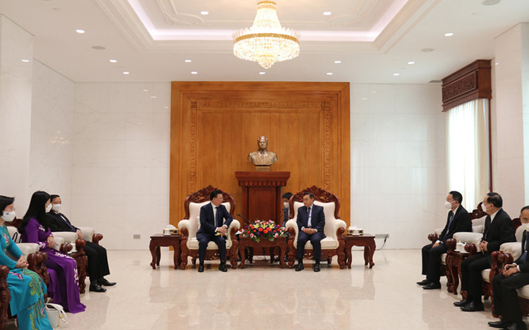 Đồng chí Đinh Tiến Dũng chào xã giao lãnh đạo cấp cao Lào -0