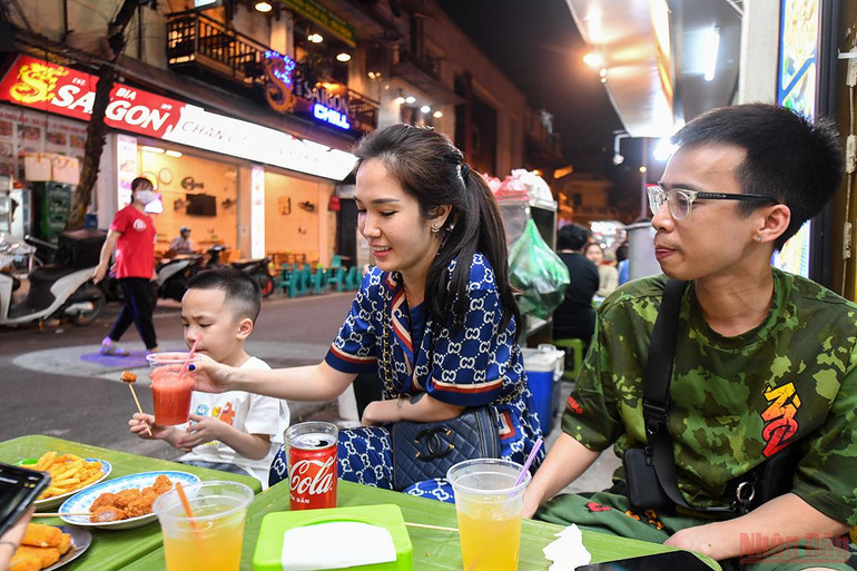 Hà Nội chính thức bỏ quy định quán ăn được mở cửa đến 21 giờ -0