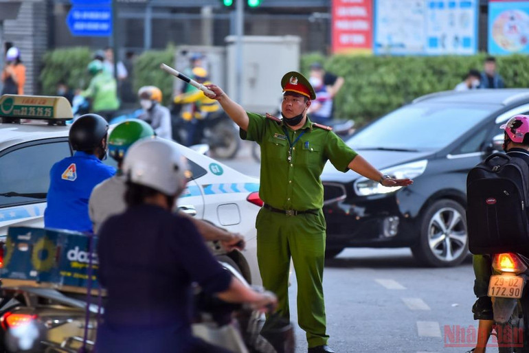 Đường phố Hà Nội ùn tắc trước kỳ nghỉ lễ 30/4-1/5 -0