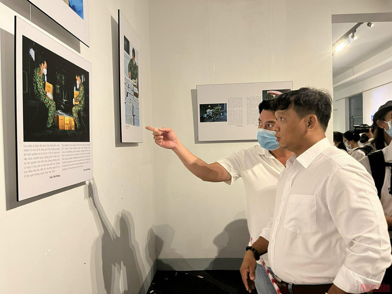 Nhiếp ảnh gia Trần Thế Phong và những khoảnh khắc lặng người từ Sài Gòn Covid-19 (2021) -0