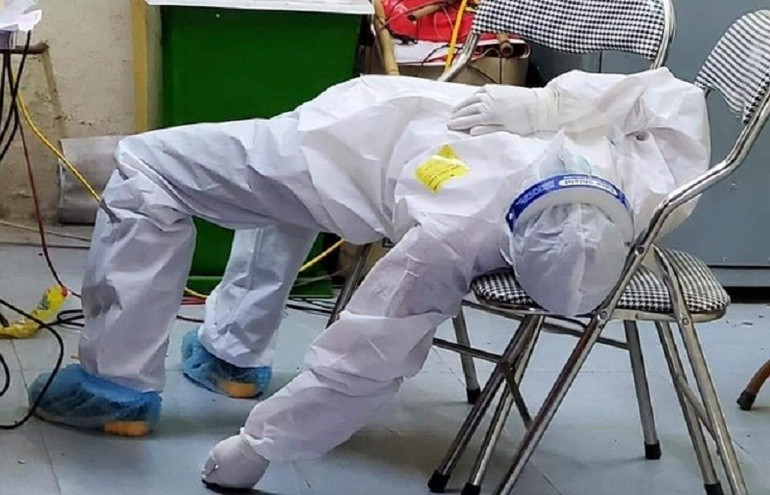 “Đêm trắng” nơi tuyến đầu chống dịch -0