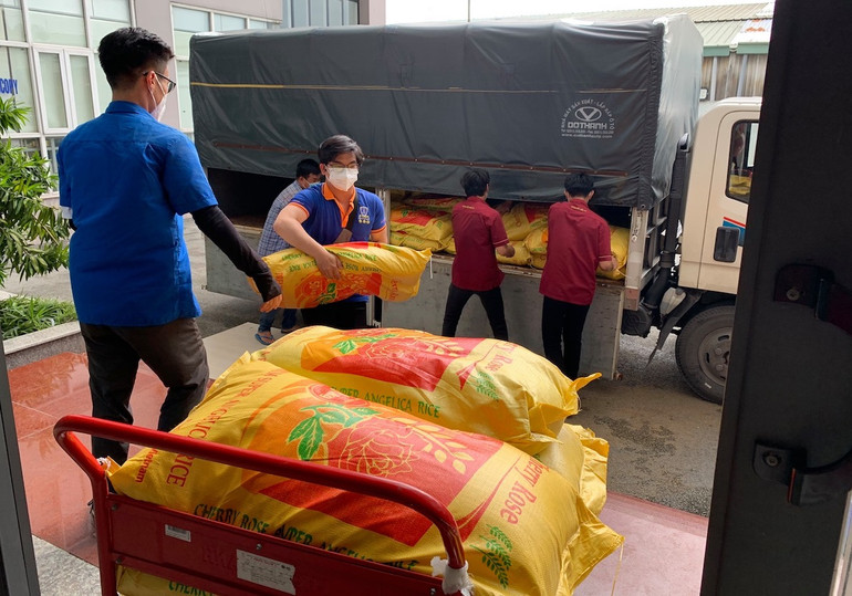 Sinh viên đại học Nguyễn Tất Thành chung tay phòng, chống dịch -0