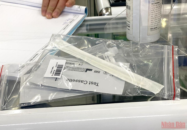 Hà Nội: Kit test Covid-19 khan hàng, loạn giá -0