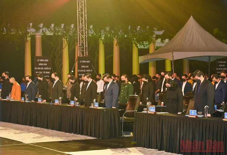 Lễ tưởng niệm đồng bào tử vong và cán bộ, chiến sĩ hy sinh trong dịch Covid-19 -0