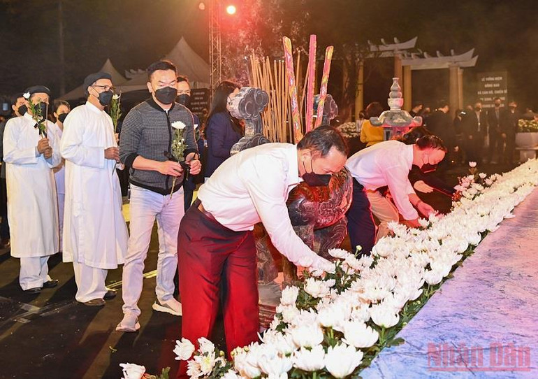 Lễ tưởng niệm đồng bào tử vong và cán bộ, chiến sĩ hy sinh trong dịch Covid-19 -0