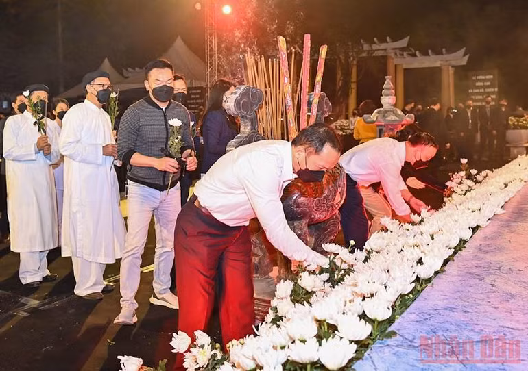 Lễ tưởng niệm đồng bào tử vong và cán bộ, chiến sĩ hy sinh trong dịch Covid-19 -0