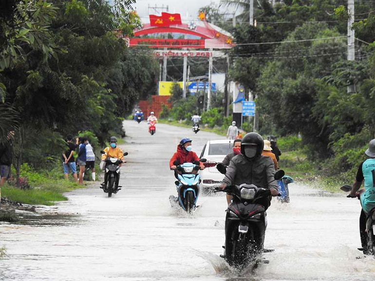 Ninh Thuận: Hàng trăm nhà dân bị ngập nước -0